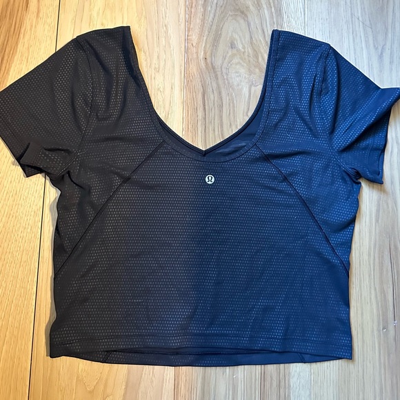 Lulu Lemon Align Tee - Picture 2 of 3